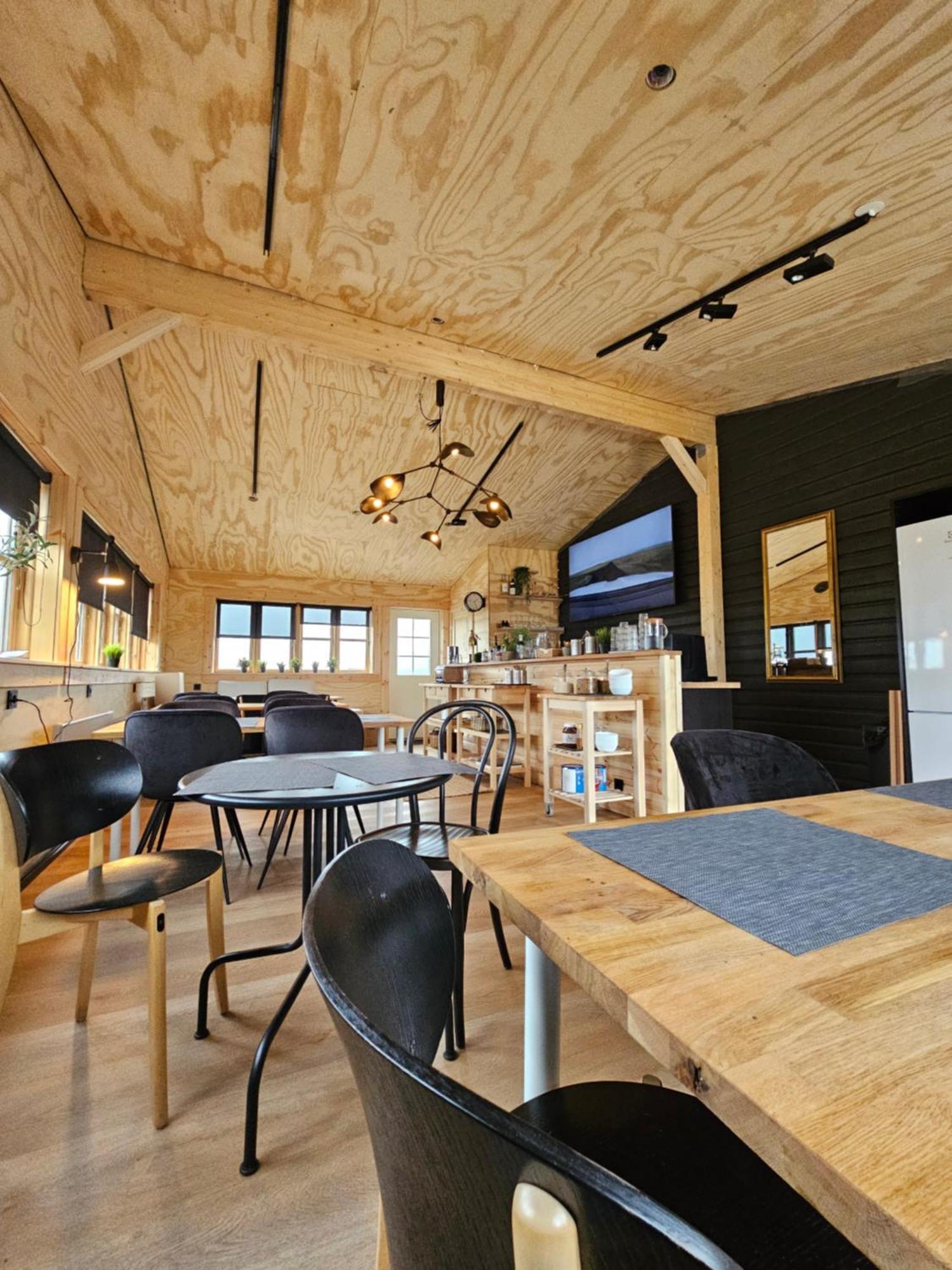 Riverfront Lodge เฮลลา ภายนอก รูปภาพ